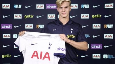 سويدى جديد.. توتنهام ينتصر على برشلونة ويضم هدفه الأبرز فى الميركاتو الشتوي