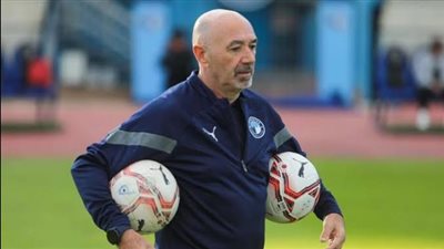 باتشكيو: أتمسك بالحصول على مستحقاتى كاملة من الزمالك والنادى لم يتواصل معى