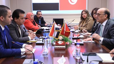 وزير الصحة يستقبل السفير التونسي لبحث سبل التعاون في القطاع الصحي