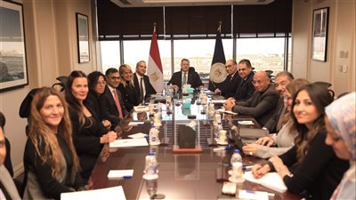 وزير السياحة والآثار يعقد اجتماعًا مع مسئولي شركة Visa.. اعرف التفاصيل