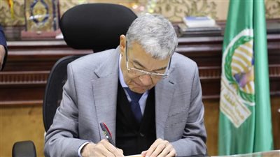 محافظ المنيا يعتمد نتيجة الشهادة الإعدادية للفصل الدراسي الأول بنسبة نجاح 74.26%