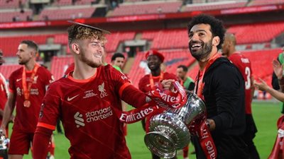 إليوت يثني على محمد صلاح: أيقونة ومثلًا يُحتذى به