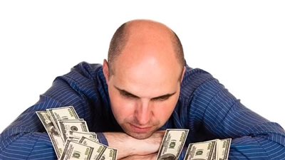 هل يشتري المال السعادة؟ دراسة جديدة تحسم الجدل