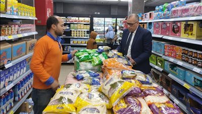 حملات تموينية لضبط الأسواق والمخابز البلدي بالمنيا 