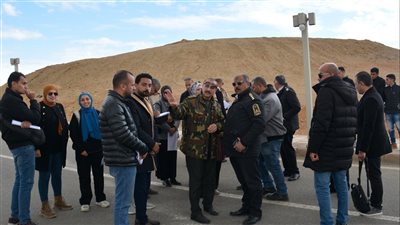 متابعة آخر مستجدات الأعمال بمشروع تطوير وتشغيل مدخل بوابة الفيوم منطقة آثار الأهرامات