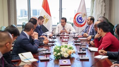 وزير الصحة يناقش مقترحات تنفيذ المنشآت الذكية ضمن مشروع «المدينة الطبية»