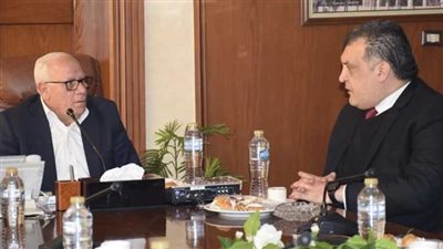 محافظ بورسعيد يبحث سبل التعاون مع نائب رئيس هيئة الاستثمار 