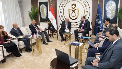 رئيس هيئة الرعاية الصحية يلتقي ممثل منظمة الصحة العالمية بمصر 