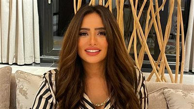 زينة: بقول للبنات متبينوش كل حاجة عشان متبقاش رخيصة حتة صغيرة كفاية