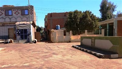 محافظ أسوان يتابع نسب التنفيذ بعدد 28 من المشروعات الجارية