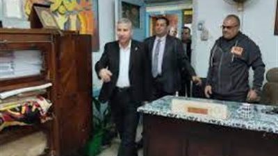 وكيل تعليم دمياط الجديد يتفقد ديوان المديرية ويؤكد: سنعمل بروح الفريق الواحد 