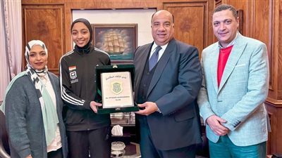 رئيس الاتحاد السكندري يستقبل بطلة زعيم الثغر آيه محمد عقب تأهلها لأولمبياد باريس 