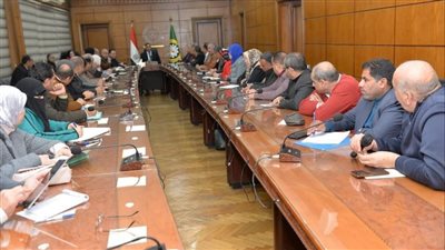 خفض أسعار اللحوم.. محافظ الدقهلية يناقش استعدادات تنفيذ معارض 