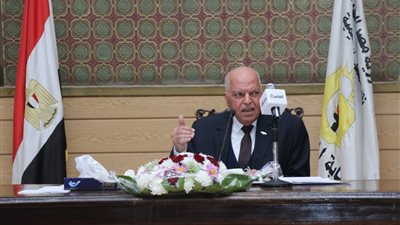 نقيب المعلمين يعلن زيادة الميزة التأمينية للمعلمين لتصل 42 ألف جنيه