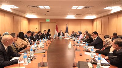 وزير السياحة والآثار يعقد اجتماعًا موسعًا لمناقشة سبل تطوير منتج السياحة النيلية في مصر