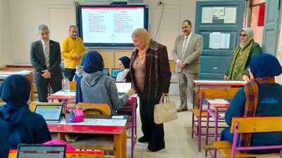 وكيل تعليم القاهرة تتابع سير العملية التعليمية بإدارة البساتين التعليمية (صور)
