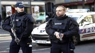 الشرطة الفرنسية تقتل رجلا في باريس من أصول عربية