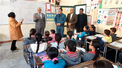 مدير تعليم القاهرة يؤكد على ضرورة تحسين مهارات القراءة والكتابة بالمدارس (صور)