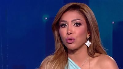 أروى: تعرضت للتحرش من شخص عربي وخلعت الحجاب في الجامعة