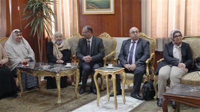 جولة ميدانية لمسؤولين بالهيئة القومية لضمان جودة التعليم بمعهد الكبد القومى بشبين الكوم