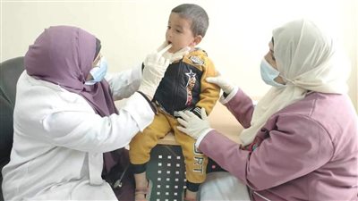 الكشف على 1622 حالة خلال قافلة طبية مجانية ضمن مبادرة حياة كريمة بالمنيا 