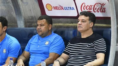 أحدهم وقع للمصرى والآخر يرفض الرحيل.. إيقاف ثلاثى الإسماعيلي عن المباريات