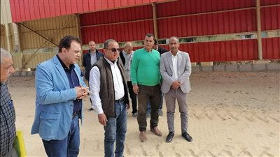 محافظ المنيا يتابع جهود الوحدات المحلية في أعمال الرصف ورفع كفاءة الطرق 