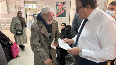 وزير الصحة يتفقد مركز طب أسرة التجمع الثالث في زيارة مفاجئة 