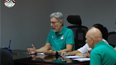 بيريرا يرفض الإستقالة من رئاسة لجنة الحكام ولا أجانب لقمة الكأس بالسعودية