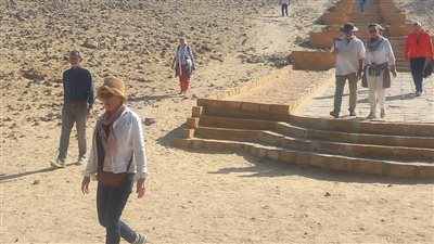 وفود سياحية أوروبية تزور المناطق الأثرية في المنيا
