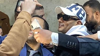 بـ لامبورجيني.. محمد رمضان يثير الجدل بتسليم نفسه للمحكمة 