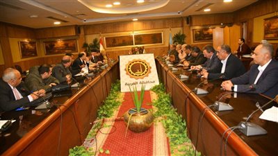 اجتماع موسع لمحافظ الغربية مع رؤساء المراكز والمدن والمديريات الخدمية