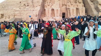 محافظ أسوان: أكثر من 4100 سائح يشاهدون ظاهرة تعامد الشمس