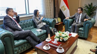 وزير الصحة يناقش سبل التعاون بين مصر وهولندا في دعم القطاع الصحي