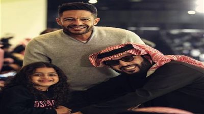 محمد حماقي يكشف سر صورة ابنته مع ميسي وكريستيانو وتركي آل الشيخ (صور)