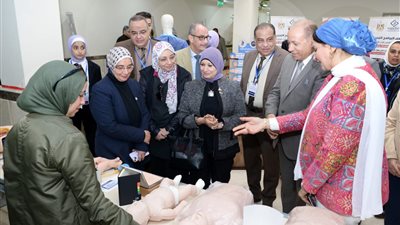 كوثر محمود: القيادة السياسية حريصة على رعاية التمريض وتوفير الدعم لهم