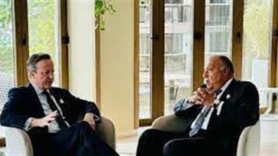 وزير الخارجية مع نظيره البريطاني يبحثان الأوضاع في غزة