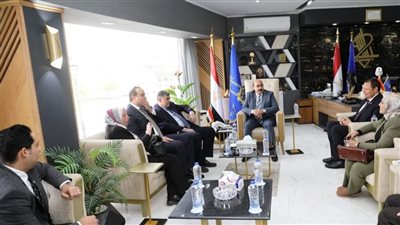محافظ أسوان يستقبل وفد لجنة الصحة بمجلس النواب
