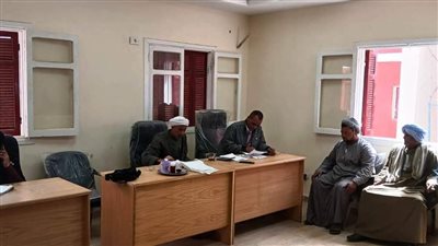 محافظ أسوان يتابع معدلات التنفيذ لـ19 مشروعا جاريا بقرية حجازة بكوم أمبو