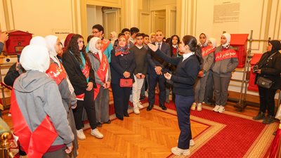 تفاصيل زيارة طلبة تعليم القاهرة لمتحف البريد (صور)