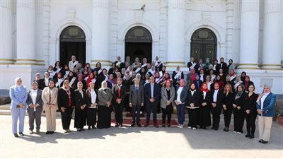 محافظ المنيا يشارك فى ختام تدريب الدفعة الثانية من «المرأة تقود بالمحافظات المصرية»