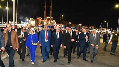 سيرًا على الأقدام: وزير التنمية المحلية ومحافظ جنوب سيناء يتفقدان السوق التجارى القديم بشرم الشيخ