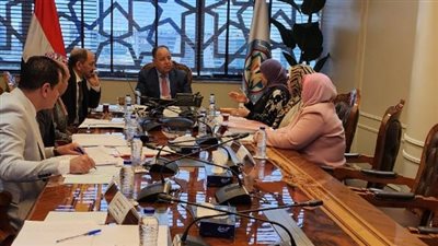 وزير المالية يكشف عن توجيهات الرئيس بشأن لفرق الصحية وطواقم التمريض