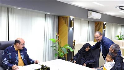  مشاهد مضيئة في اللقاء الأسبوعي لمحافظ أسوان مع المواطنين