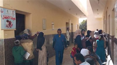 الكشف الطبى على 1250 حالة خلال قافلة طبية مجانية بقرية نجم بمركز مطاي بالمنيا
