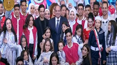 الرئيس السيسي لذوي الهمم: أنا سعيد بوجودكم ومتشرف بهذا اليوم