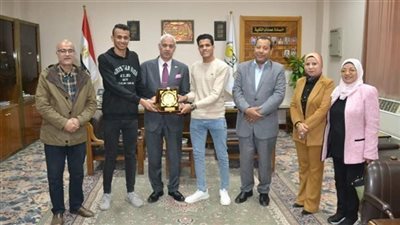 تفاصيل حصول كلية الآداب جامعة أسيوط جائزة أفضل كتاب بالمعرض الدولي للكتاب