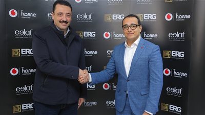 « ڤودافون مصر» توقع شراكة مع «إعمار رزق» لتقديم خدمات الاتصالات في «إيلاف»