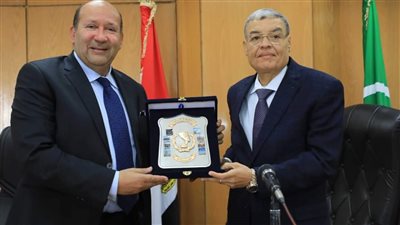 محافظ المنيا يستقبل مساعد وزيرة التخطيط لبحث سبل التعاون المشترك