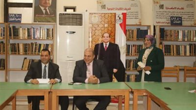 بالصور.. وكيل تعليم بني سويف يجري حوارا مفتوحًا مع طلاب المدارس